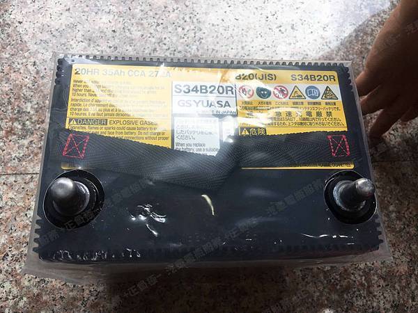 【台北】TOYOTA豐田 PRIUS C 1.5 Hybrid油電版 2014年 原廠電瓶 日製GS YUASA S34B20R 35AH 272A 更換 汽車電池 韓製SEBANG世邦 EFB N55R 55AH 600A 有排氣孔設計