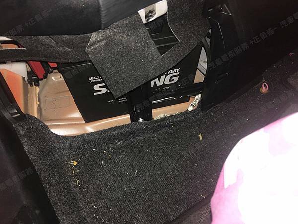 【台北】TOYOTA豐田 PRIUS C 1.5 Hybrid油電版 2014年 原廠電瓶 日製GS YUASA S34B20R 35AH 272A 更換 汽車電池 韓製SEBANG世邦 EFB N55R 55AH 600A 有排氣孔設計