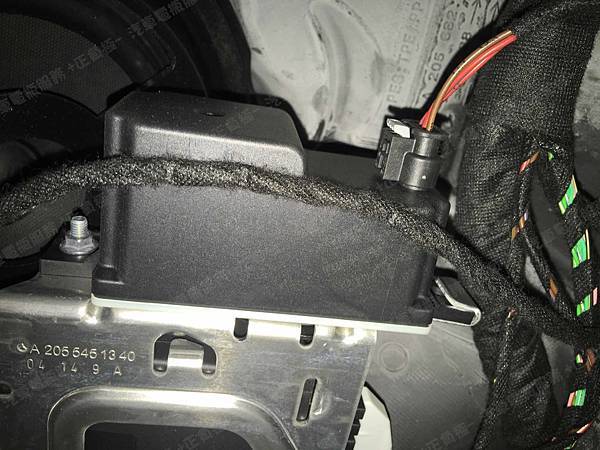 【台北】MERCEDES BENZ賓士 C-Class Estate C250 S205 2015年 Auxiliary battery輔助電瓶(變壓器、電容器) 更換紀錄 【到府更換】