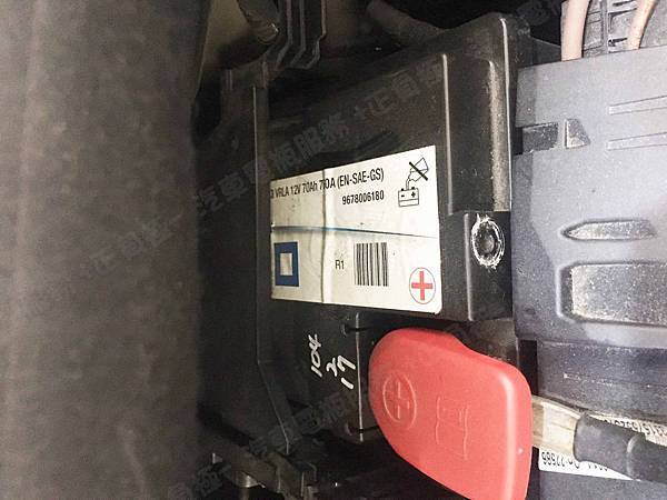 【台北】CITROEN雪鐵龍 Grand C4 Picasso 2.0 BlueHDi 柴油版 2015年 原廠電瓶 德製VARTA華達 AGM 70AH 760A(EN) 更換 汽車電池 德國VARTA華達 德國廠 AGM E39 70AH 760A(EN)