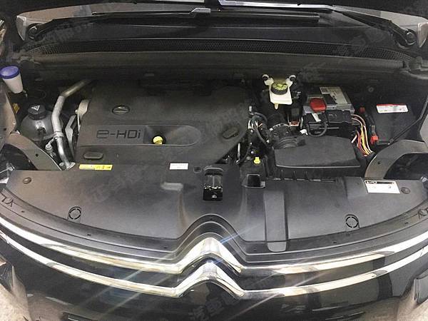 【台北】CITROEN雪鐵龍 Grand C4 Picasso 2.0 BlueHDi 柴油版 2015年 原廠電瓶 德製VARTA華達 AGM 70AH 760A(EN) 更換 汽車電池 德國VARTA華達 德國廠 AGM E39 70AH 760A(EN)