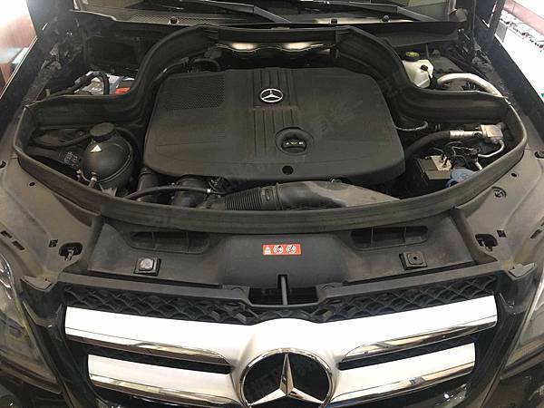 【台北】MERCEDES BENZ賓士 GLK-Class GLK220 CDI 4MATIC 柴油版 X204 2013年 原廠電瓶 德製VARTA華達 AGM 80AH 800A(EN) 更換 汽車電池 德國VARTA華達 德國廠 AGM F21 80AH 800A(EN)
