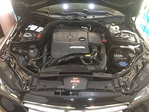 【台北】MERCEDES BENZ賓士 E-Class Sedan E250 W212 2014年 原廠電瓶 BENZ AGM 80AH 800A(EN) 更換 汽車電池 德國VARTA華達 德國廠 AGM F21 80AH 800A(EN)