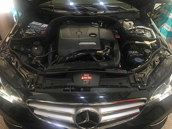 【台北】MERCEDES BENZ賓士 E-Class Sedan E250 W212 2014年 原廠電瓶 BENZ AGM 80AH 800A(EN) 更換 汽車電池 德國VARTA華達 德國廠 AGM F21 80AH 800A(EN)