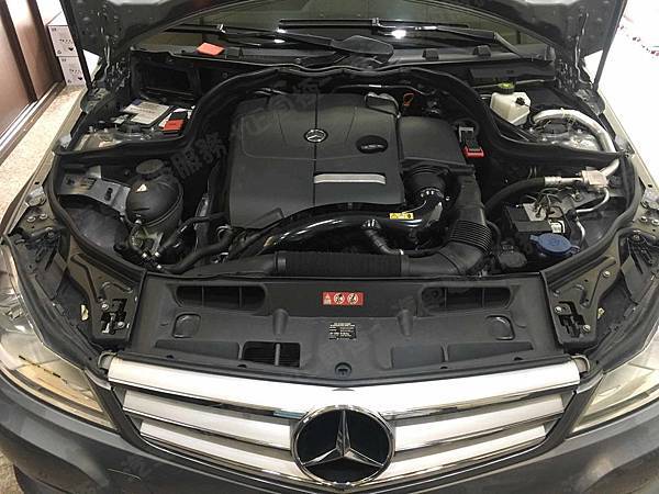 【台北】MERCEDES BENZ賓士 C-Class Estate C180 S204 2013年 原廠電瓶 BENZ AGM 80AH 800A(EN) 更換 汽車電池 德國VARTA華達 韓國廠 AGM LN4 580901080 80AH 800A(EN)