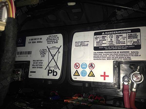 【台北】MERCEDES BENZ賓士 GL-Class GL350 BlueTEC 4MATIC 3.0 柴油版 X166 2014年 原廠電瓶 BENZ AGM 95AH 850A(EN) 更換 汽車電池 德國VARTA華達 德國廠 AGM G14 95AH 850A(EN)
