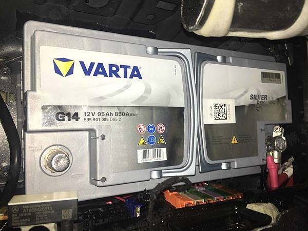 【台北】MERCEDES BENZ賓士 GL-Class GL350 BlueTEC 4MATIC 3.0 柴油版 X166 2014年 原廠電瓶 BENZ AGM 95AH 850A(EN) 更換 汽車電池 德國VARTA華達 德國廠 AGM G14 95AH 850A(EN)