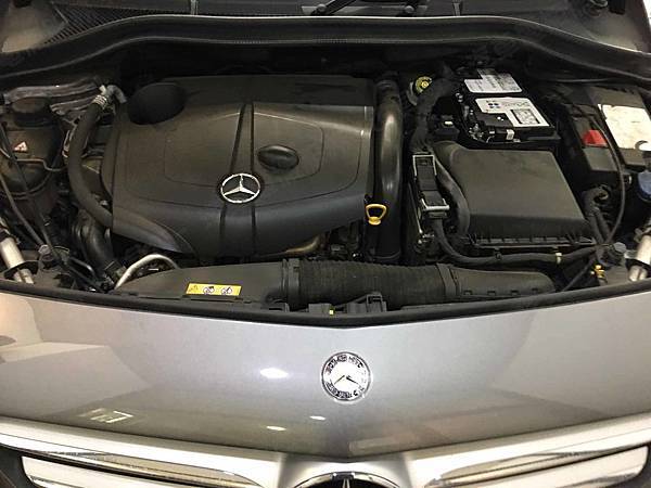 【台北】MERCEDES BENZ賓士 B-Class B200 CDI 柴油版 W246 2015年 原廠電瓶 德製VARTA華達 AGM 80AH 800A(EN) 更換 汽車電池 德國VARTA華達 德國廠 AGM F21 80AH 800A(EN)