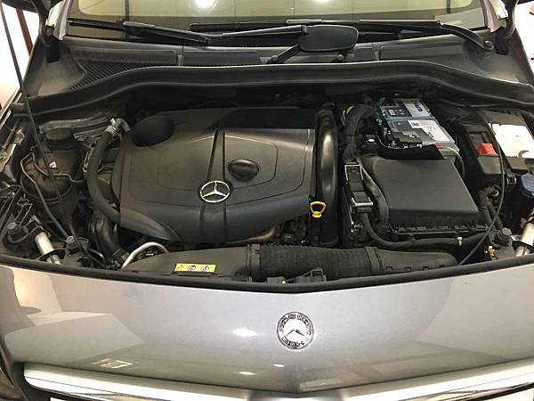 【台北】MERCEDES BENZ賓士 B-Class B200 CDI 柴油版 W246 2015年 原廠電瓶 德製VARTA華達 AGM 80AH 800A(EN) 更換 汽車電池 德國VARTA華達 德國廠 AGM F21 80AH 800A(EN)