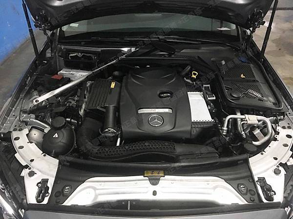 【台北】MERCEDES BENZ賓士 C-Class Estate C250 S205 2015年 原廠電瓶 德製VARTA華達 AGM 70AH 760A(EN) 更換 汽車電池 德國VARTA華達 韓國廠 AGM LN3 570901076 70AH 760A(EN) 【到府更換】