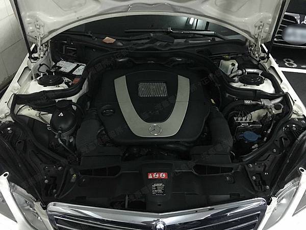【台北】MERCEDES BENZ賓士 E-Class Sedan E350 W212 2012年 原車電瓶 BMW 德製VARTA華達 AGM 80AH 800A(EN) 更換 汽車電池 德國VARTA華達 德國廠 AGM F21 80AH 800A(EN) 【到府安裝】