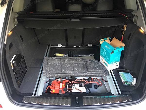 【台北】BMW寶馬 X3 sDrive18d 柴油版 F25 2013年 原廠電瓶 BMW AGM 90AH 900A(EN) 更換 汽車電池 德國VARTA華達 德國廠 AGM G14 95AH 850A(EN)