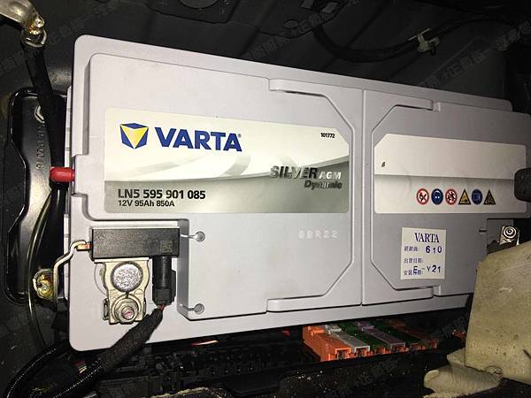 【台北】MERCEDES BENZ賓士 M-Class ML350 BlueTEC 4MATIC W166 2015年 汽車電瓶 原廠 BENZ AGM 95AH 850A(EN) 更換 德國VARTA華達 韓國廠 AGM LN5 595901085 95AH 850A(EN) 【到府安裝】