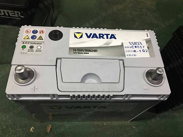 【台北】TOYOTA豐田 PRIUS C 1.5 Hybrid油電版 2015年 原廠電瓶 日製GS YUASA S34B20R 35AH 272A 更換 汽車電池 德國VARTA華達 EFB N-55R/80B24R 55AH 500A 有排氣孔設計【到府更換】