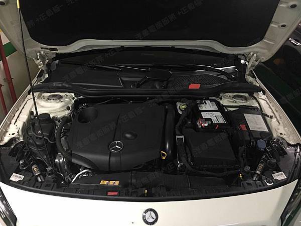 【台北】MERCEDES BENZ賓士 GLA-Class GLA200 CDI AMG 4MATIC X156 2015年 原廠電瓶 德製VARTA華達 AGM 80AH 800A(EN) 更換 汽車電池 法製EXIDE埃克塞德 AGM EK800 80AH 800A(EN) 【到府安裝】