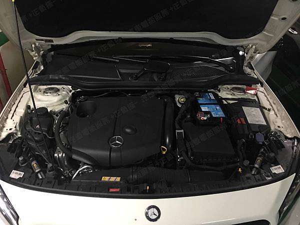 【台北】MERCEDES BENZ賓士 GLA-Class GLA200 CDI AMG 4MATIC X156 2015年 原廠電瓶 德製VARTA華達 AGM 80AH 800A(EN) 更換 汽車電池 法製EXIDE埃克塞德 AGM EK800 80AH 800A(EN) 【到府安裝】
