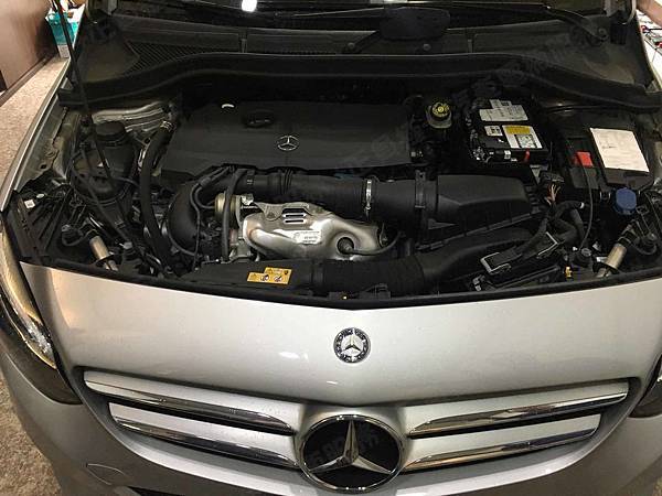 【台北】MERCEDES BENZ賓士 B-Class B180 W246 2016年 原廠電瓶 德製VARTA華達 EFB 70AH 700A(EN) 更換 汽車電池 德國VARTA華達 德國廠 AGM F21 80AH 800A(EN)