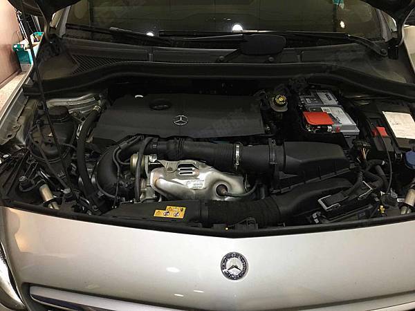 【台北】MERCEDES BENZ賓士 B-Class B180 W246 2016年 原廠電瓶 德製VARTA華達 EFB 70AH 700A(EN) 更換 汽車電池 德國VARTA華達 德國廠 AGM F21 80AH 800A(EN)