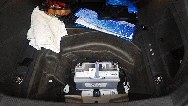 【台北】AUDI奧迪 A5 Sportback五門掀背 1.8 TFSI 2012年 原廠電瓶 德製VARTA華達 AGM 92AH 860A(EN) 更換 汽車電池 德製VARTA華達 AGM G14 95AH 850A(EN)