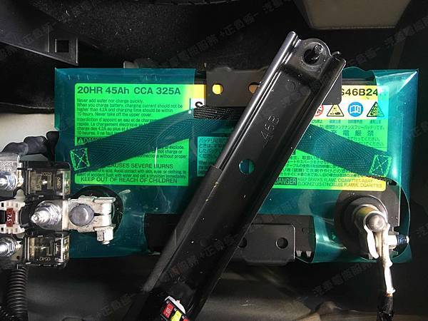 【台北】TOYOTA豐田 RAV4 2.5 Hybrid 油電版 2016年 原廠電瓶 日製GS YUASA S46B24R 45AH 325A 更換 汽車電池 德國VARTA華達 EFB N55R/80B24R 55AH 500A 有排氣孔設計