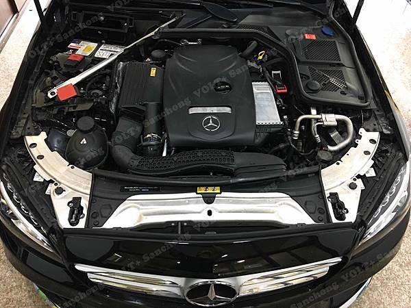 【台北】MERCEDES BENZ賓士 C-Class Sedan C300 4MATIC W205 2014年 原廠電瓶 BENZ AGM 80AH 800A(EN) 更換 汽車電池 德國VARTA華達 韓國廠 AGM LN4 580901080 80AH 800A(EN)