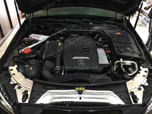 【台北】MERCEDES BENZ賓士 C-Class Sedan C300 4MATIC W205 2014年 原廠電瓶 BENZ AGM 80AH 800A(EN) 更換 汽車電池 德國VARTA華達 韓國廠 AGM LN4 580901080 80AH 800A(EN)