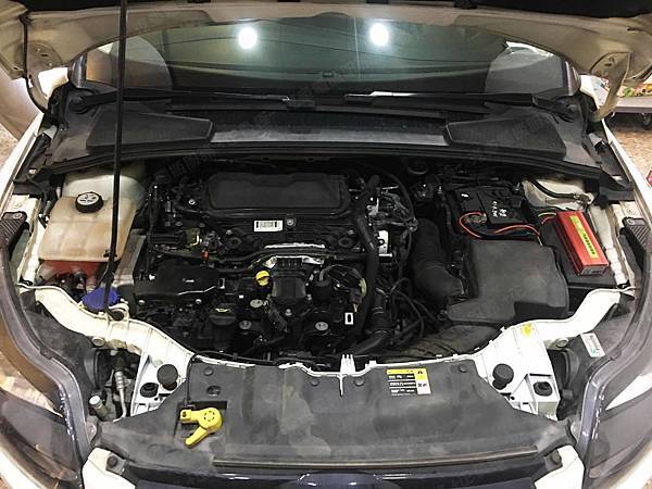 【台北】FORD福特 Focus MK3三代 2.0 TDCi 柴油版 2013年 原車電瓶 台製YUASA湯淺 56638-SMF 66AH 590A 更換 汽車電池 韓製SEBANG世邦 58014 80AH 760A