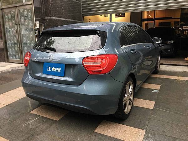 【台北】MERCEDES BENZ賓士 A-Class A180 W176 2015年 原廠電瓶 德製VARTA華達 AGM 70AH 760A(EN) 更換 汽車電池 德國VARTA華達 德國廠 AGM F21 80AH 800A(EN)