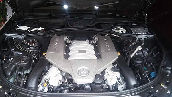 【台北】MERCEDES BENZ賓士 S-Class S63 AMG W221 2008年 原廠電瓶 德製VARTA華達 AGM 95AH 850A(EN) 更換 汽車電池 法製EXIDE埃克塞德 AGM EK950 95AH 850A(EN)