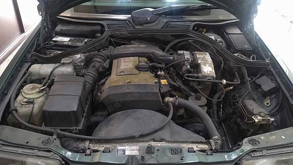 【台北】MERCEDES BENZ賓士 E-Class Sedan E220 W124 1995年 原廠電瓶 BENZ 100AH 760A(EN) 更換 汽車電池 德製VARTA華達 銀合金 H3 100AH 830A(EN)