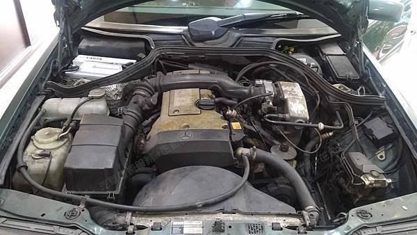 【台北】MERCEDES BENZ賓士 E-Class Sedan E220 W124 1995年 原廠電瓶 BENZ 100AH 760A(EN) 更換 汽車電池 德製VARTA華達 銀合金 H3 100AH 830A(EN)