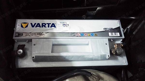 【台北】MERCEDES BENZ賓士 C-Class Sedan C200 K W203 2002年 原車電瓶 德製VARTA華達 銀合金 H3 100AH 830A(EN) 更換 汽車電池 德製VARTA華達 銀合金 H3 100AH 830A(EN) 【外出更換】