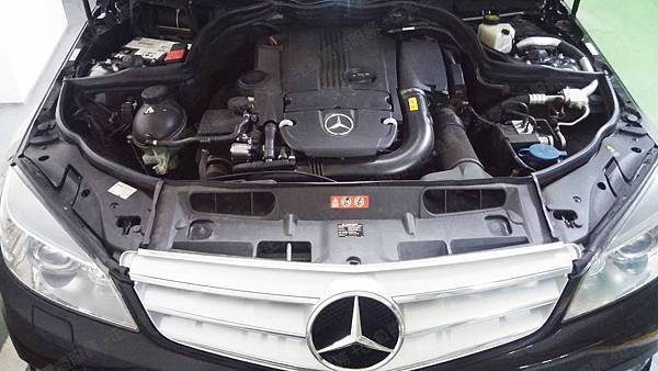 【台北】MERCEDES BENZ賓士 C-Class Estate C200 S204 2011年 原廠電瓶 德製VARTA華達 AGM 60AH 680A(EN) 更換 汽車電池 法製EXIDE埃克塞德 AGM EK600 60AH 680A(EN) 【外出更換】