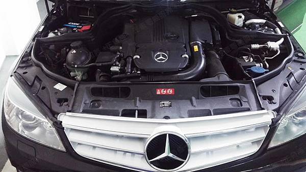 【台北】MERCEDES BENZ賓士 C-Class Estate C200 S204 2011年 原廠電瓶 德製VARTA華達 AGM 60AH 680A(EN) 更換 汽車電池 法製EXIDE埃克塞德 AGM EK600 60AH 680A(EN) 【外出更換】