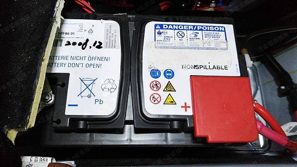 【台北】MERCEDES BENZ賓士 R-Class R500 W251 2008年 原廠電瓶 BENZ AGM 70AH 760A(EN) 更換 汽車電池 法製EXIDE埃克塞德 AGM EK700 70AH 760A(EN)