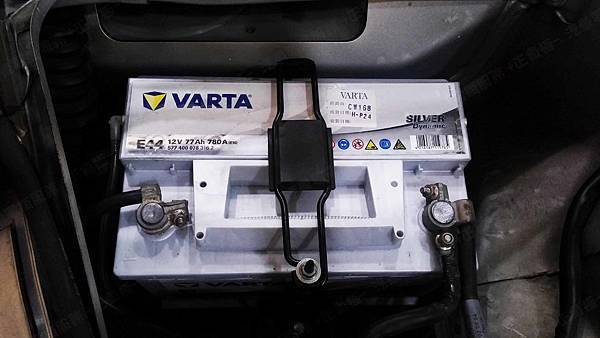 【台北】MERCEDES BENZ賓士 SLK-Class SLK350 R171 2005年 原車電瓶 DETA德大 DA722 72AH 720A(EN) 更換 汽車電池 德國VARTA華達 德國廠 銀合金 E44 77AH 780A(EN)