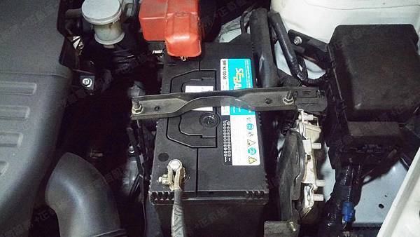 【台北】SUZUKI鈴木 SX4 1.6 2011年 原廠電瓶 SUZUKI鈴木 N55B24R-SMF 45AH 430A 更換 汽車電池 韓製SEBANG世邦 55B24R/NX100-S6 45AH 430A 【外出更換】