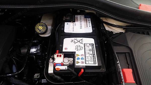 【台北】MERCEDES BENZ賓士 B-Class B180 W246 2013年 原廠電瓶 BENZ AGM 80AH 800A(EN) 更換 汽車電池 法製EXIDE埃克塞德 AGM EK800 80AH 800A(EN)