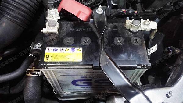 【台北】TOYOTA豐田 COROLLA ALTIS 2013年 原廠電瓶 台製GS統力 46B24L(S)-MF 加水式 45AH 295A 更換 汽車電池 德製VARTA華達 銀合金 B32 45AH 330A(EN)