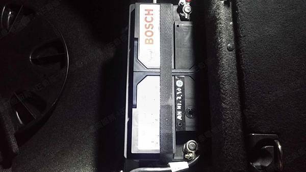 【台北】MERCEDES BENZ賓士 E-Class Estate E320 BRABUS S211 2003年 原車電瓶 韓製BOSCH博世 S5 DIN100 100AH 760A(EN) 更換 汽車電池 德國VARTA華達 德國廠 銀合金 H3 100AH 830A(EN) 【外出更換】