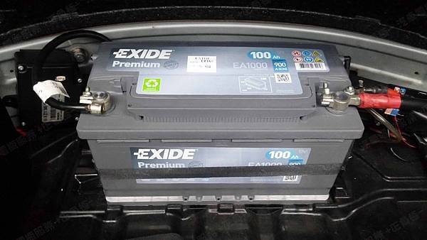 【台北】MERCEDES BENZ賓士 E-Class Sedan E240 W211 2003年 原車電瓶 DETA德大 DA1000 100AH 900A(EN) 更換 汽車電池 法製EXIDE埃克塞德 碳合金 EA1000 100AH 900A(EN)
