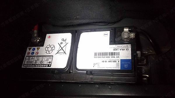 【台北】MERCEDES BENZ賓士 S-Class S320 W220 2000年 原廠電瓶 BENZ AGM 95AH 850A(EN) 更換 汽車電池 法製EXIDE埃克塞德 AGM EK950 95AH 850A(EN) 【外出更換】