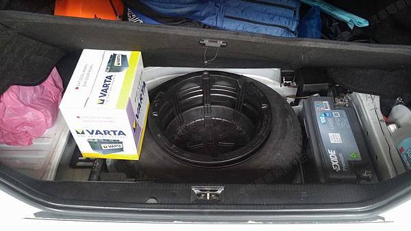 【台北】MERCEDES BENZ賓士 C-Class Sedan C200 K W202 1999年 原車電瓶 德製VARTA華達 銀合金 H3 100AH 800A(EN) 更換 汽車電池 法製EXIDE埃克塞德 碳合金 EA1000 100AH 900A(EN)