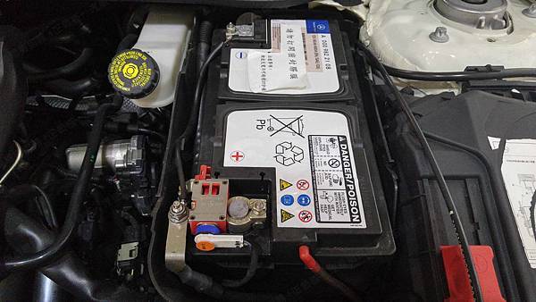 【台北】MERCEDES BENZ賓士 A-Class A180 W176 2014年 原廠電瓶 BENZ AGM 80AH 800A(EN) 更換 汽車電池 法製EXIDE埃克塞德 AGM EK800 80AH 800A(EN)