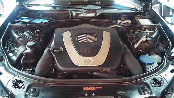 【台北】MERCEDES BENZ賓士 S-Class S350 W221 2008年 原廠電瓶 BENZ AGM 95AH 850A(EN) 更換 汽車電池 法製EXIDE埃克塞德 AGM EK950 95AH 850A(EN) 【外出更換】