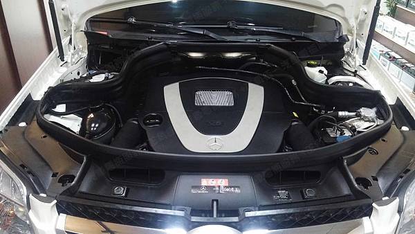 【台北】MERCEDES BENZ賓士 GLK-Class GLK350 X204 2011年 汽車電瓶 原廠 德製VARTA華達 AGM 80AH 800A(EN) 更換 法製EXIDE埃克塞德 AGM EK800 80AH 800A(EN)