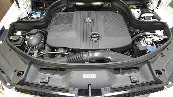 【台北】MERCEDES BENZ賓士 GLK-Class GLK220 CDI 柴油版 X204 2010年 汽車電瓶 原廠 德製VARTA華達 AGM 80AH 800A(EN) 更換 法製EXIDE埃克塞德 AGM EK800 80AH 800A(EN)