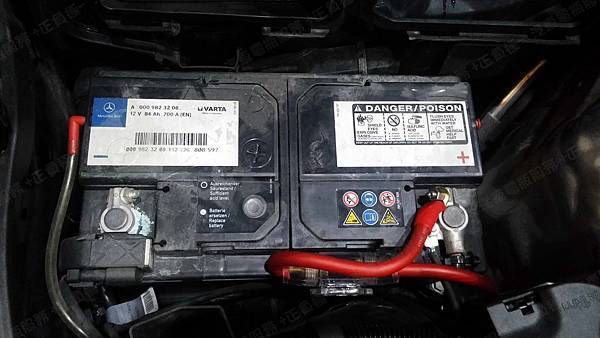 【台北】MERCEDES BENZ賓士 C-Class Sedan C280 W204 2007年 汽車電瓶 原廠 德製VARTA華達 84AH 700A(EN) 更換 法製EXIDE埃克塞德 AGM EK800 80AH 800A(EN)