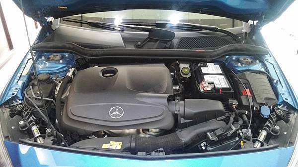 【台北】MERCEDES BENZ賓士 A-Class A180 W176 2013年 汽車電瓶 原廠 BENZ AGM 80AH 800A(EN) 更換 法製EXIDE埃克塞德 AGM EK800 80AH 800A(EN)