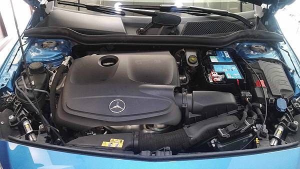 【台北】MERCEDES BENZ賓士 A-Class A180 W176 2013年 汽車電瓶 原廠 BENZ AGM 80AH 800A(EN) 更換 法製EXIDE埃克塞德 AGM EK800 80AH 800A(EN)